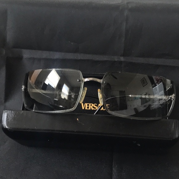 Versace sunglasses - Picture 2 of 7
